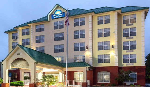 Days Inn & Suites by Wyndham Tucker/Northlake