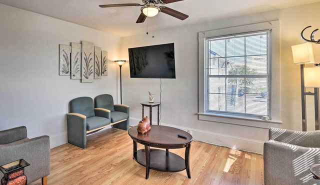 Daytona Beach Apartment, Close to Beachfront!