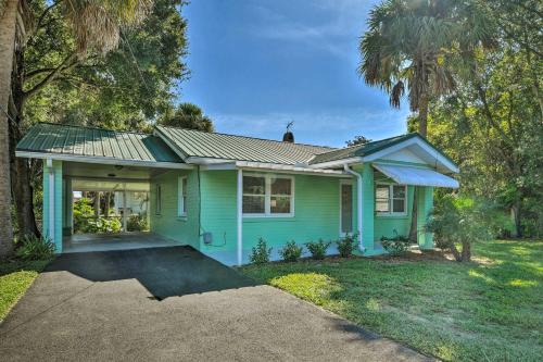 Daytona Beach Escape with Studio Less Than 3 Mi to Beach!