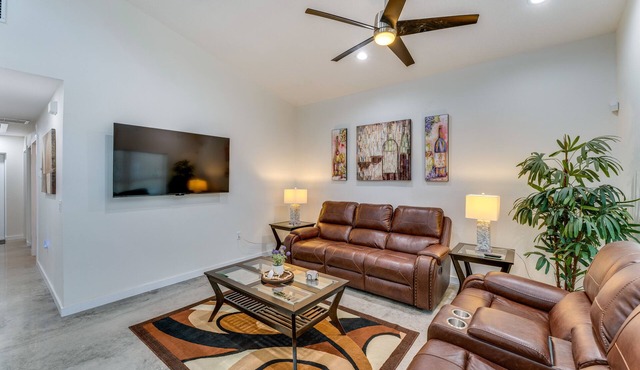 Daytona Beach Vacation Home ~ 4 Mi to Main St Pier