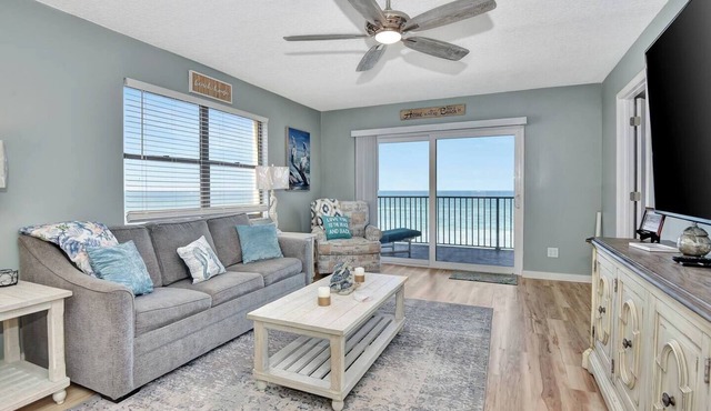 Daytona Beachfront 2BR Ocean Views Heated Pool Walk to Pier