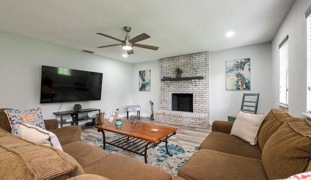 Daytona Buy! Mins from Beaches, Speedway, Airport