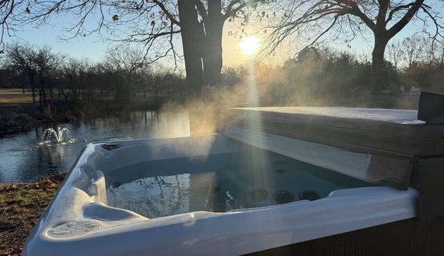 Daze Off - Pet Friendly Suite 1 Bedroom Hotel Room by The Lodges at Fossil Creek