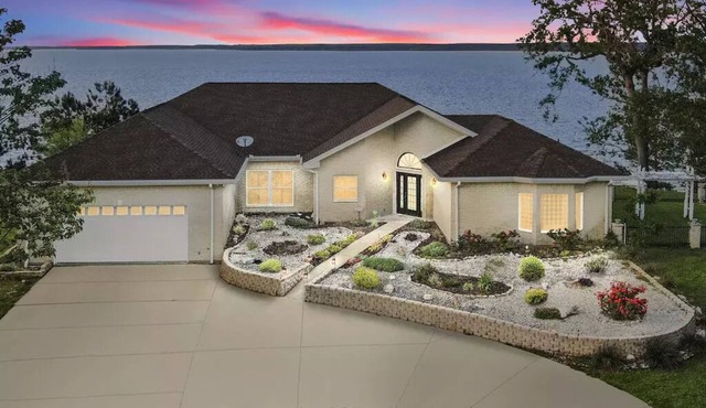 Dazzling Lake Front Views