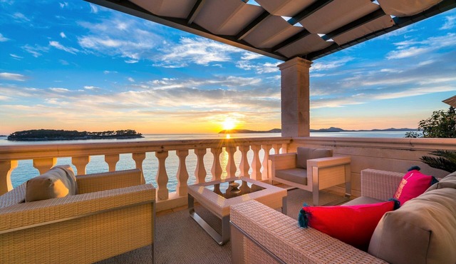 Dazzling Lozica Villa | 5 Bedrooms | Villa Pasija | Steam Room