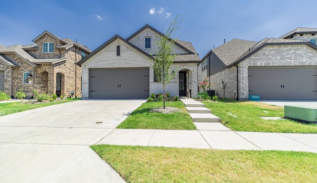 Dazzling Newly Built Modern Home 17 minutes from Rockwall Harbor. Pet Friendly!
