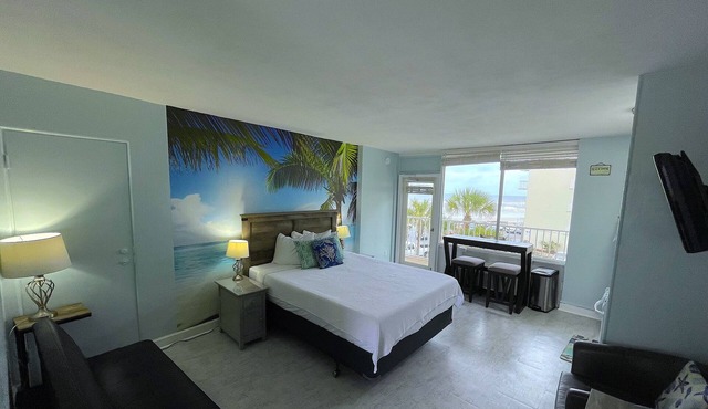 Dazzling Ocean Front Condo with a Balcony