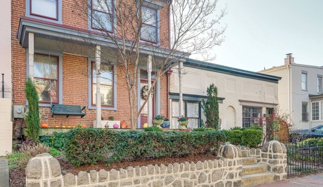 DC Apartment: 2 Mi to National Mall!