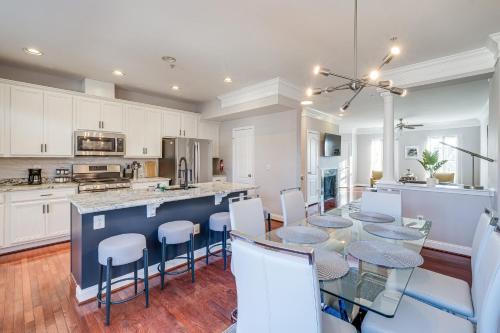 DC Area Base with Easy Transit Access and Game Room