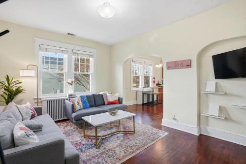 DC Area Bungalow Near Shops and Dining home
