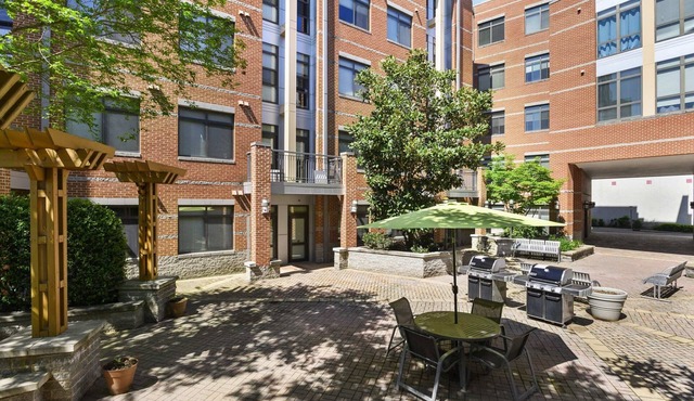 DC Charm in Crystal Apartments