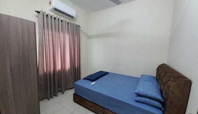 DC Garden Homestay 6 with Netflix, WiFi & Private Balcony in Shah Alam