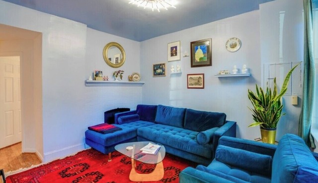 DC Getaway Near Capitol Hill With Private Parking!