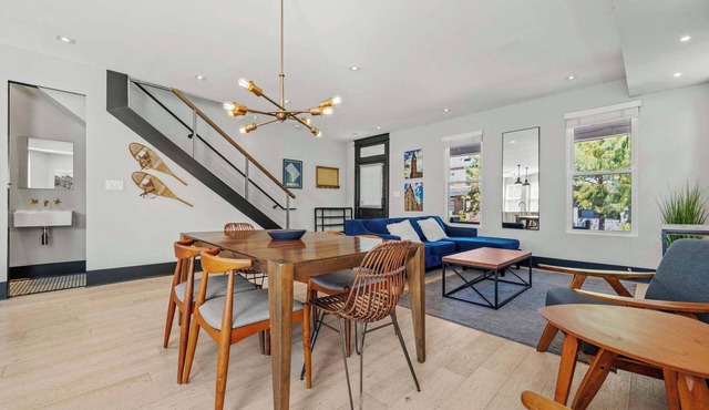 DC Luxury: 5BR, Modern, Rooftop Views, Prime Spot