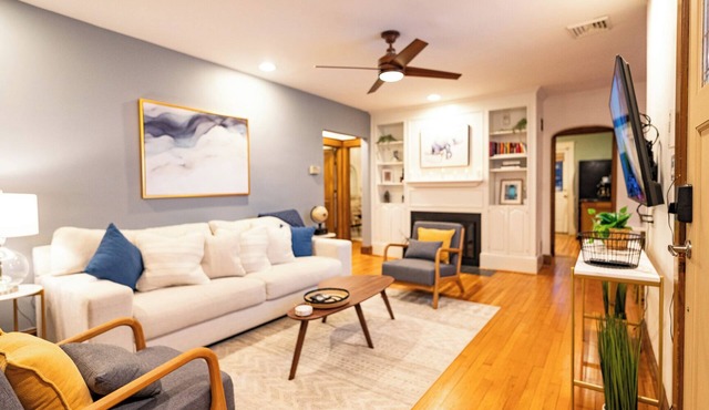 DC Metro: Cozy 4BR Cottage on a Hill - Pets allowed