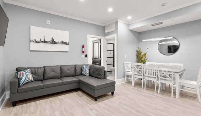 DC Penthouse: Rooftop+ Views+ 3BD+ Private Parking