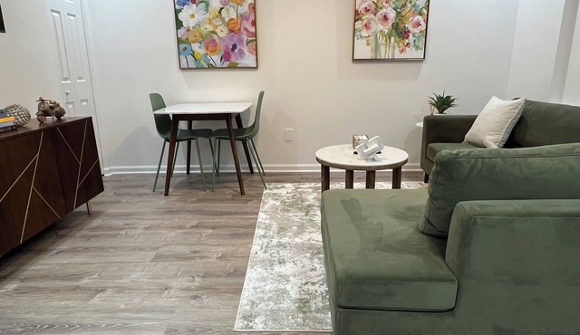 DC Tranquil 2BR w/Laundry, Parking & Dishwasher