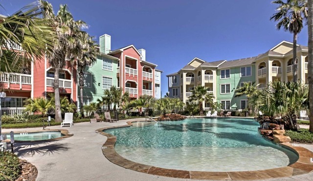 DDIII: Heated Pool, Hot Tub, Easy Beach Access, 3 bedroom, 3 bath