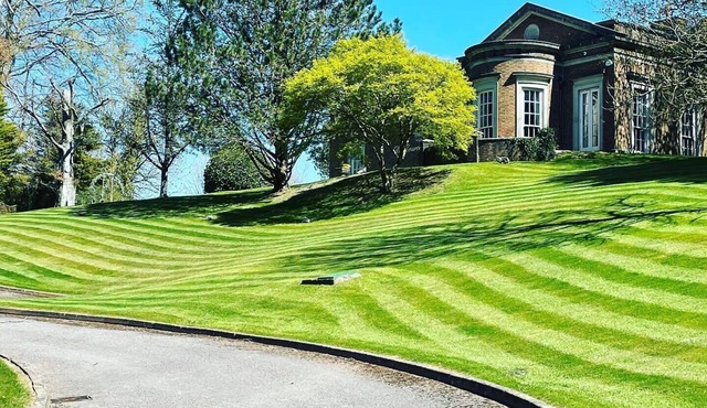 De Courceys Manor Cottages