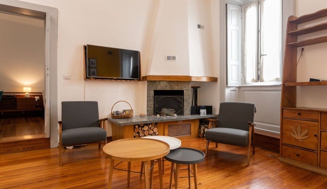De Gradi, 2 Br Apartment In Monza By Halldis