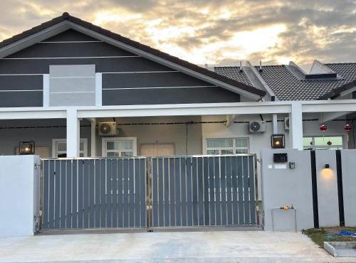 De Home Kluang Homestay