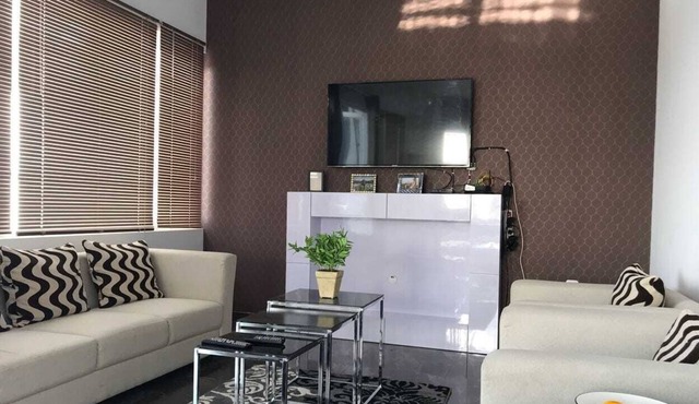 De Villa Atas Bukit by HouseinBandung