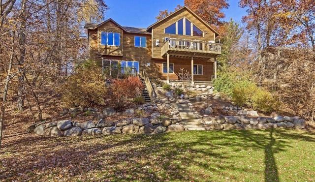 Deacon's Lodge Golf: Overlooking Pelican Lake - Breezy Point