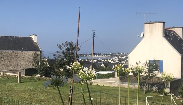 Dead-end house with sea view in Plouhinec, ideal for families.