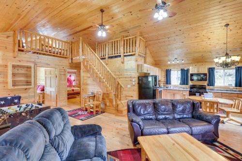 Deadwood Cabin w/Foosball Table, Near Sanford Lab