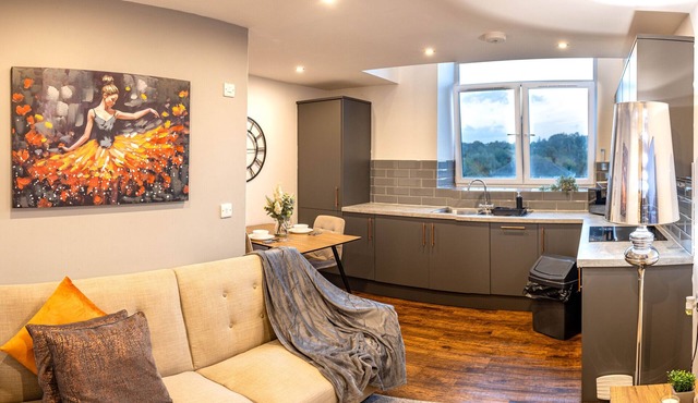 Dealhouse Large 2-Bedroom Apartment for 6 Guests