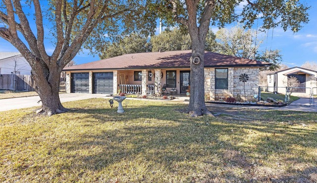 Dean's Retreat in Georgetown | Spacious Yard