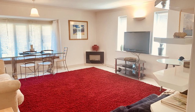 “Dear summer, you are my favourite!” ~ Book Trinny’s 🌞