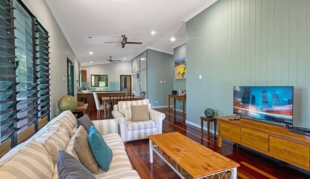 Deb's Shed, Magnetic Island