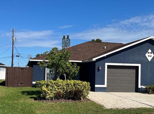 Debbie's 3-Bedroom Apartment in a duplex