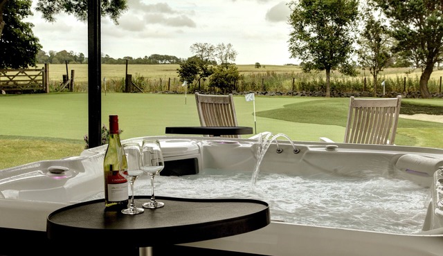 Decadent self-catering accommodation perfect for families, golfers and celebrations