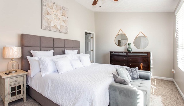 Decatur Gem w/King Bed, WiFi & Parking