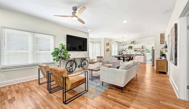 Decca's Uptown Oasis