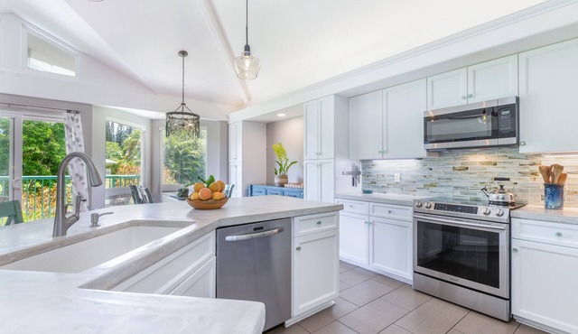 DECEMBER HOLIDAY LUXURY SPECIAL - SERENE TROPICAL PANORAMA