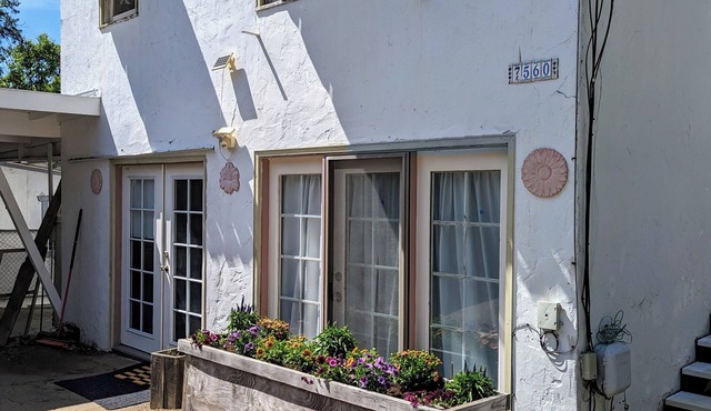 *DECEMBER SPECIAL*! Unique and spacious in-town 2-bedroom retreat