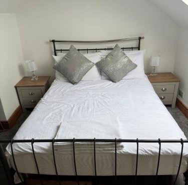 Decent Private Floor In Suburban Area