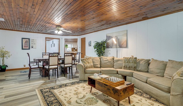 Deck & 2-Acre Yard: Quiet Getaway in Crandall!