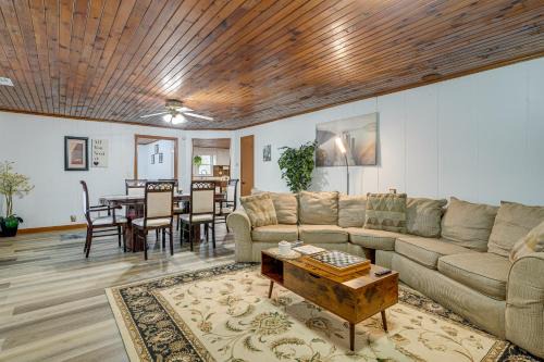 Deck and 2-Acre Yard Quiet Getaway in Crandall!