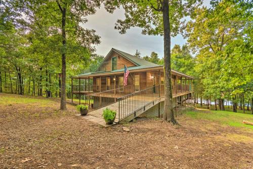 Deck and Fire Pit Lakefront Hideaway in Scranton!
