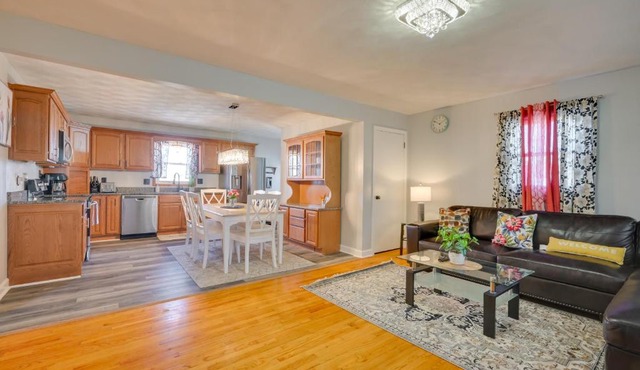 Deck and Grill Convenient Home in Hummelstown