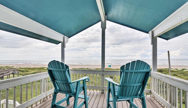 Deck and Large Yard Oceanfront Surfside Beach Home!