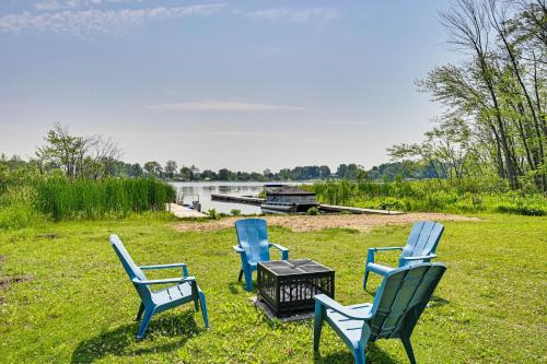 Deck, Dock & Hot Tub: Lakeside Retreat in Michigan