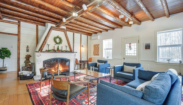 Deck & Fire Pit: Cottage Near Monadnock State Park