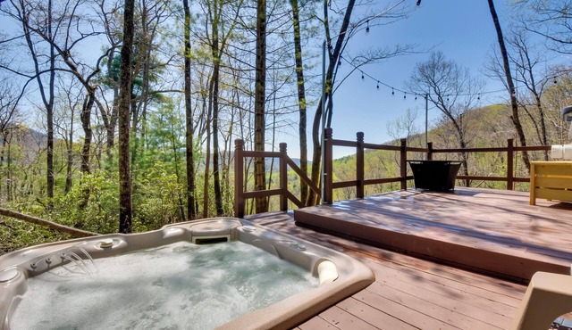 Deck & Fire Pit: Mtn-View Cabin in Rabun Gap
