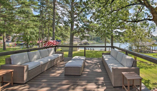 Deck, Fire Pit: Waterfront Lake Hamilton Home