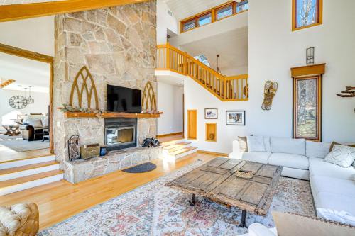 Deck & Game Room: Family Wilmington Retreat